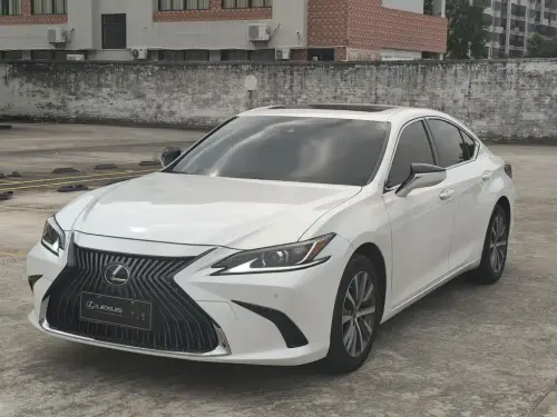 Lexus ES, 2021