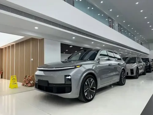 Li Auto L8, 2025