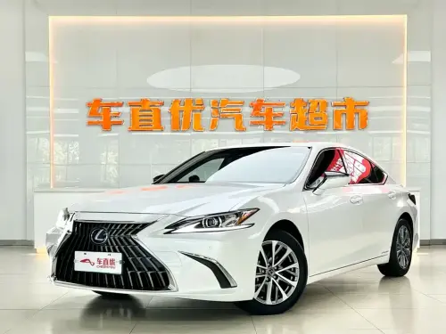 Lexus ES, 2022