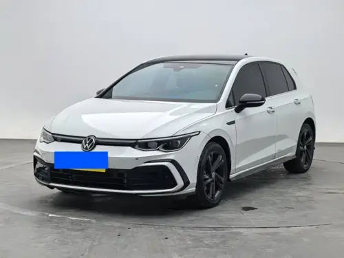 Volkswagen Golf, 2022
