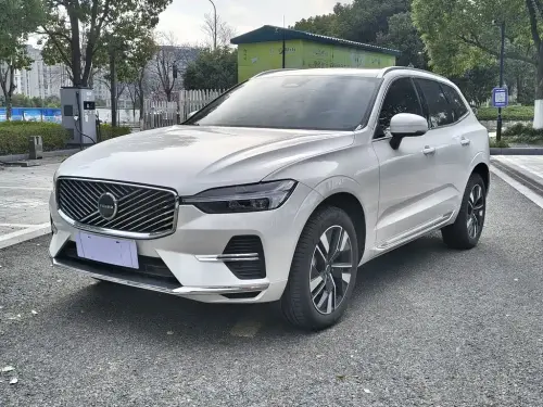 Volvo XC60, 2025