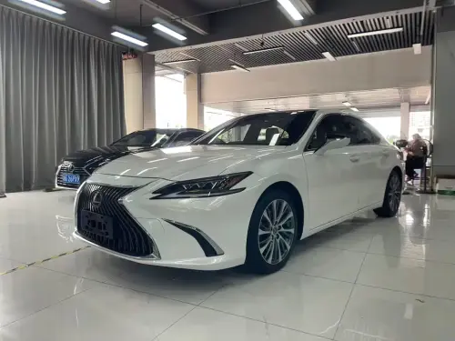 Lexus ES, 2019