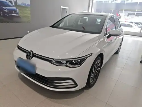 Volkswagen Golf, 2024
