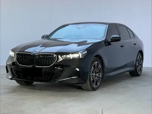BMW 5-Series, 2025