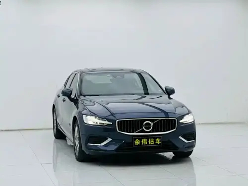 Volvo S60, 2022