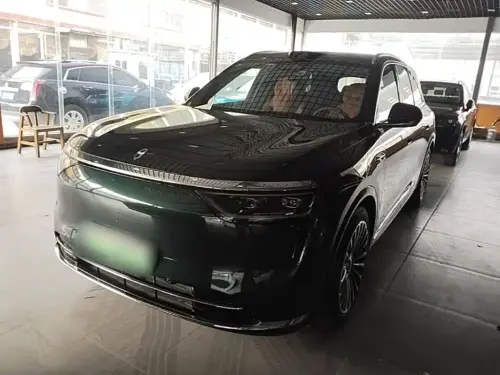 AITO M8, 2025