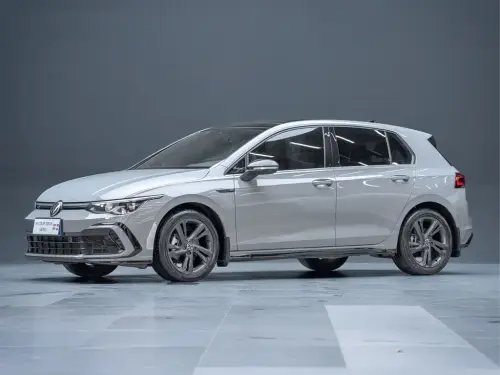 Volkswagen Golf, 2022