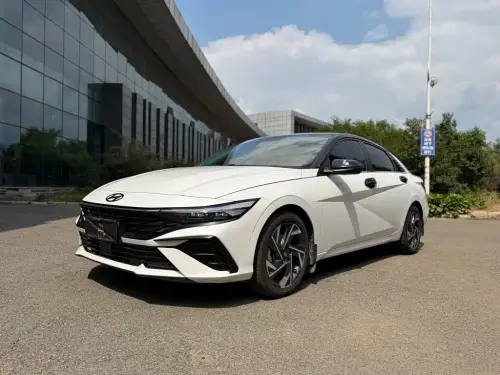 Hyundai Elantra, 2024