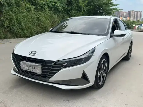 Hyundai Elantra, 2022