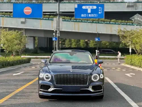 Bentley Flying Spur, 2022