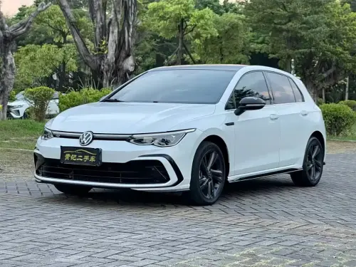 Volkswagen Golf, 2023