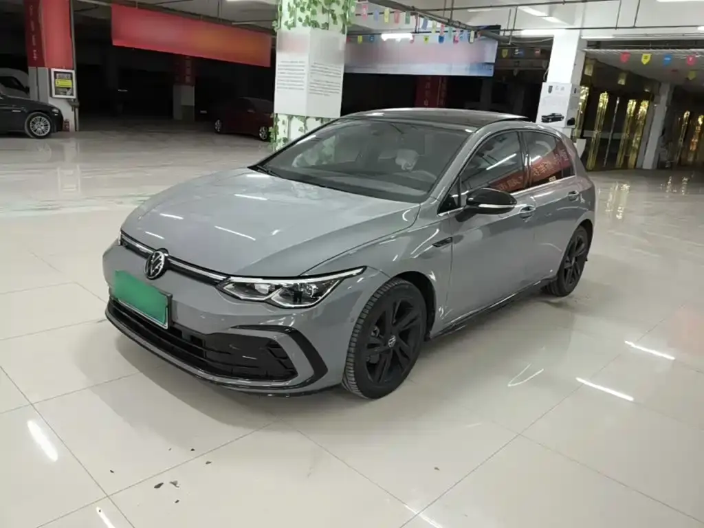 Volkswagen Golf, 2023