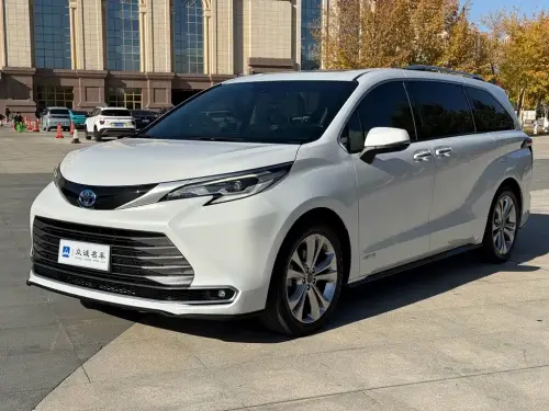 Toyota Sienna, 2023