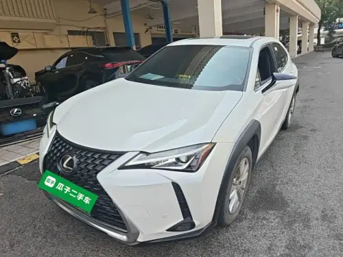 Lexus UX, 2022