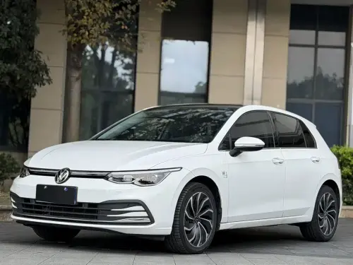 Volkswagen Golf, 2022