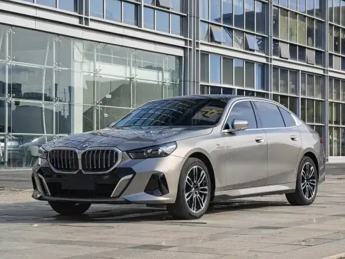 BMW 5-Series, 2025