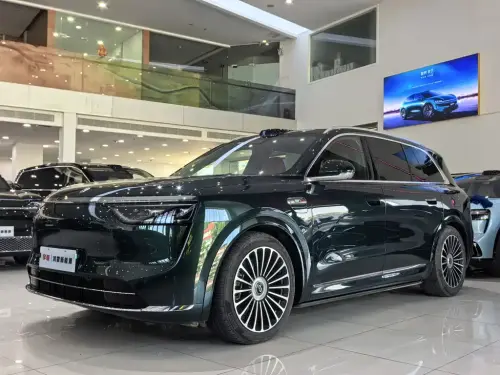AITO M8, 2025