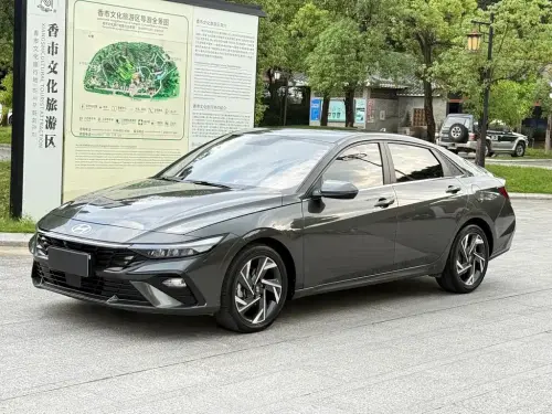 Hyundai Elantra, 2024