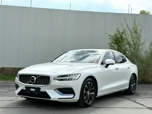 Volvo S60, 2022