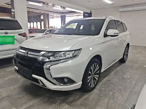 Mitsubishi Outlander, 2021