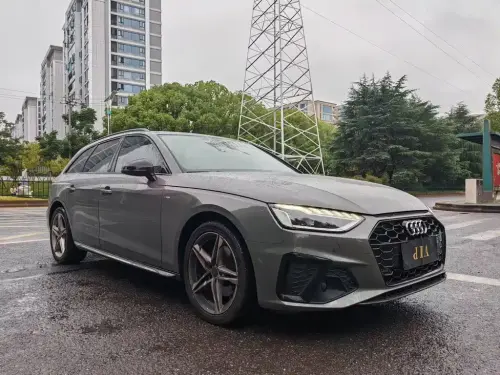 Audi A4, 2023