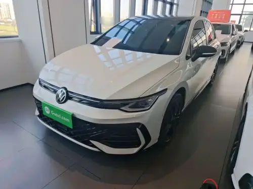 Volkswagen Golf, 2024