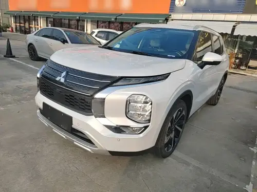 Mitsubishi Outlander, 2023