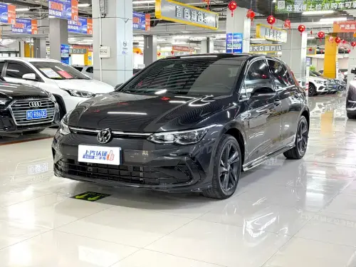 Volkswagen Golf, 2022