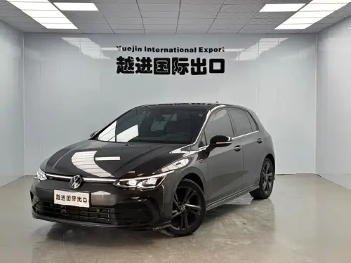 Volkswagen Golf, 2023