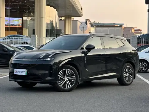Lynk & Co 08, 2024