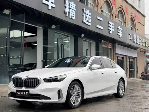 BMW 5-Series, 2025