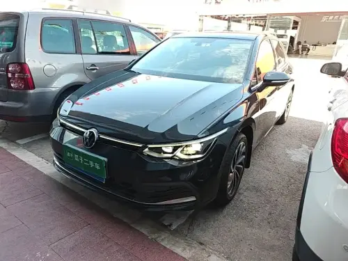 Volkswagen Golf, 2022