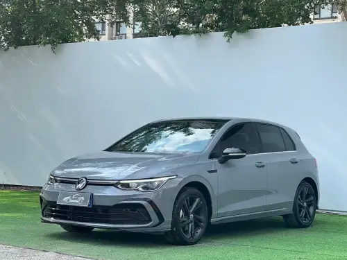Volkswagen Golf, 2022