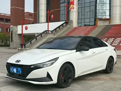 Hyundai Elantra, 2023