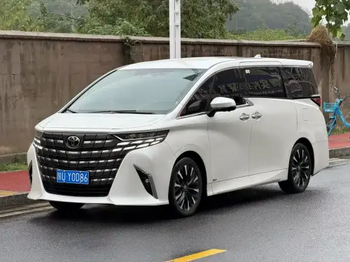 Toyota Alphard, 2024