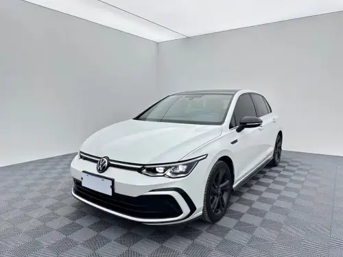 Volkswagen Golf, 2022