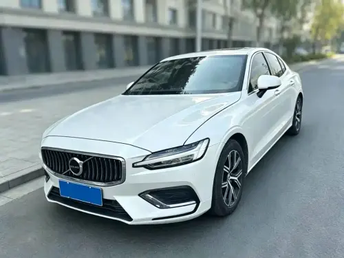 Volvo S60, 2023