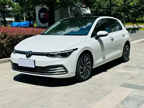 Volkswagen Golf, 2023