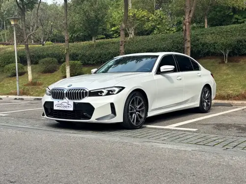 BMW 3-Series, 2023
