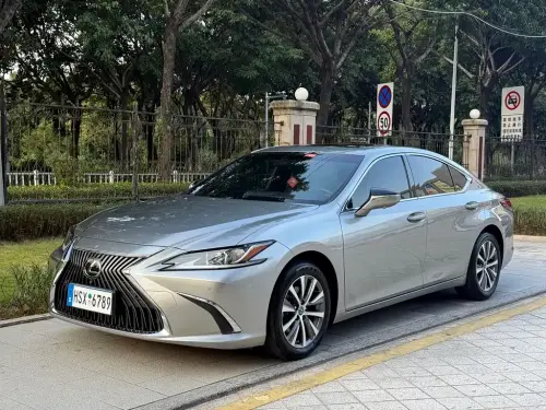 Lexus ES, 2021