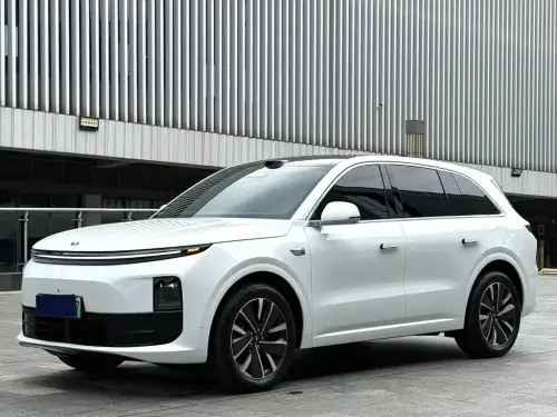 Li Auto L6, 2025