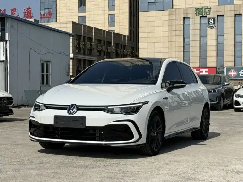 Volkswagen Golf, 2022