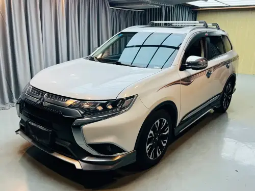 Mitsubishi Outlander, 2020