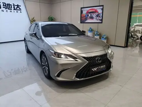 Lexus ES, 2023