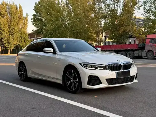 BMW 3-Series, 2022