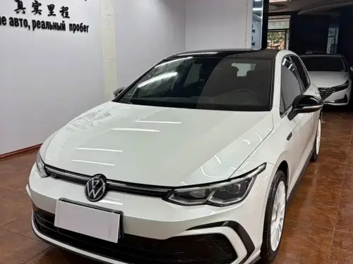 Volkswagen Golf, 2023