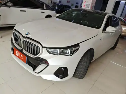 BMW 5-Series, 2024