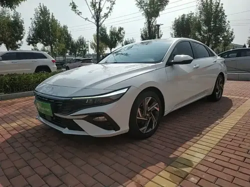 Hyundai Elantra, 2024