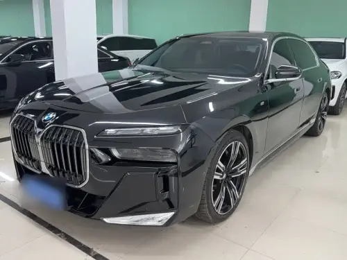 BMW 7-Series, 2023