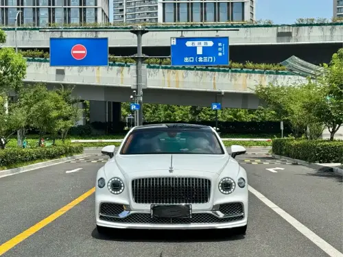 Bentley Flying Spur, 2023